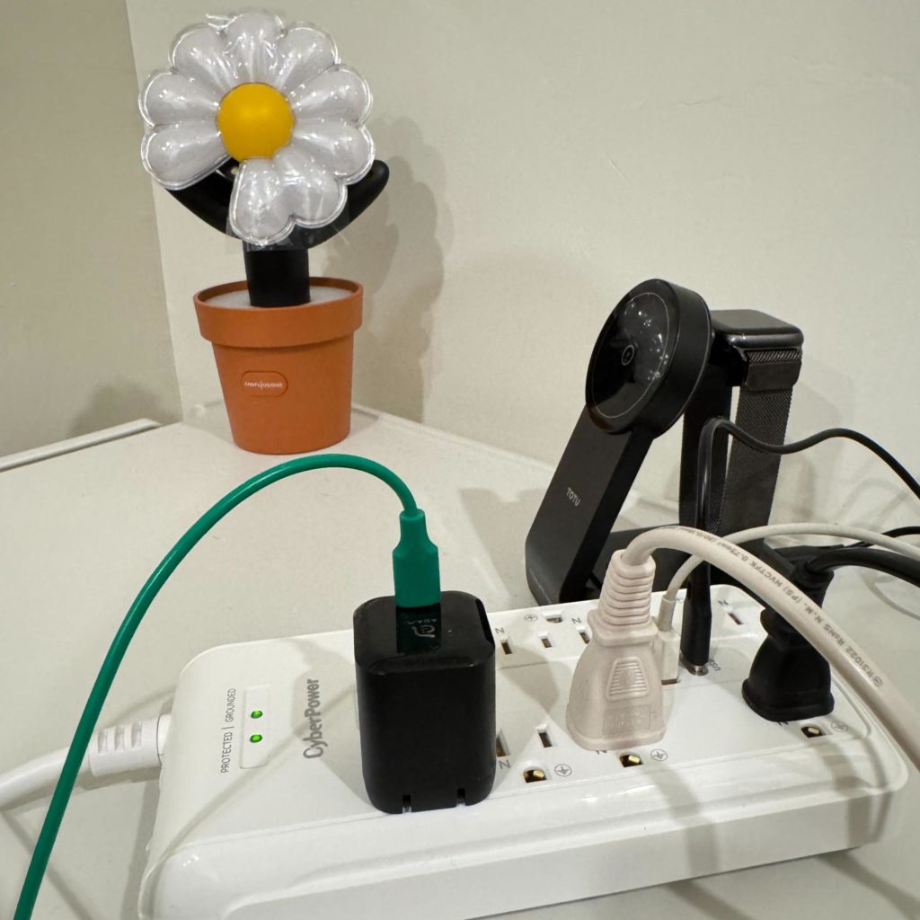 Cyber Power 防突波多孔延長線