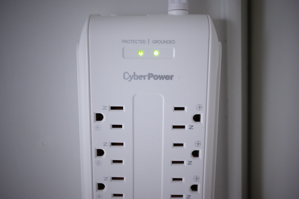 Cyber Power 防突波多孔延長線