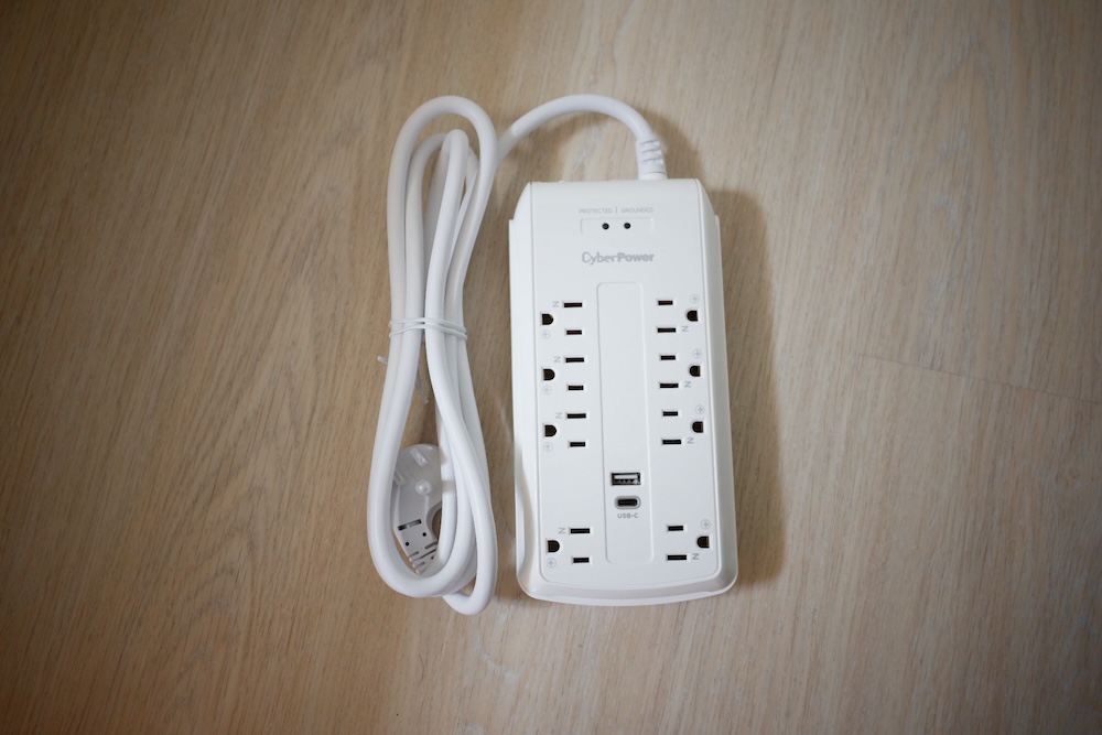 Cyber Power 防突波多孔延長線